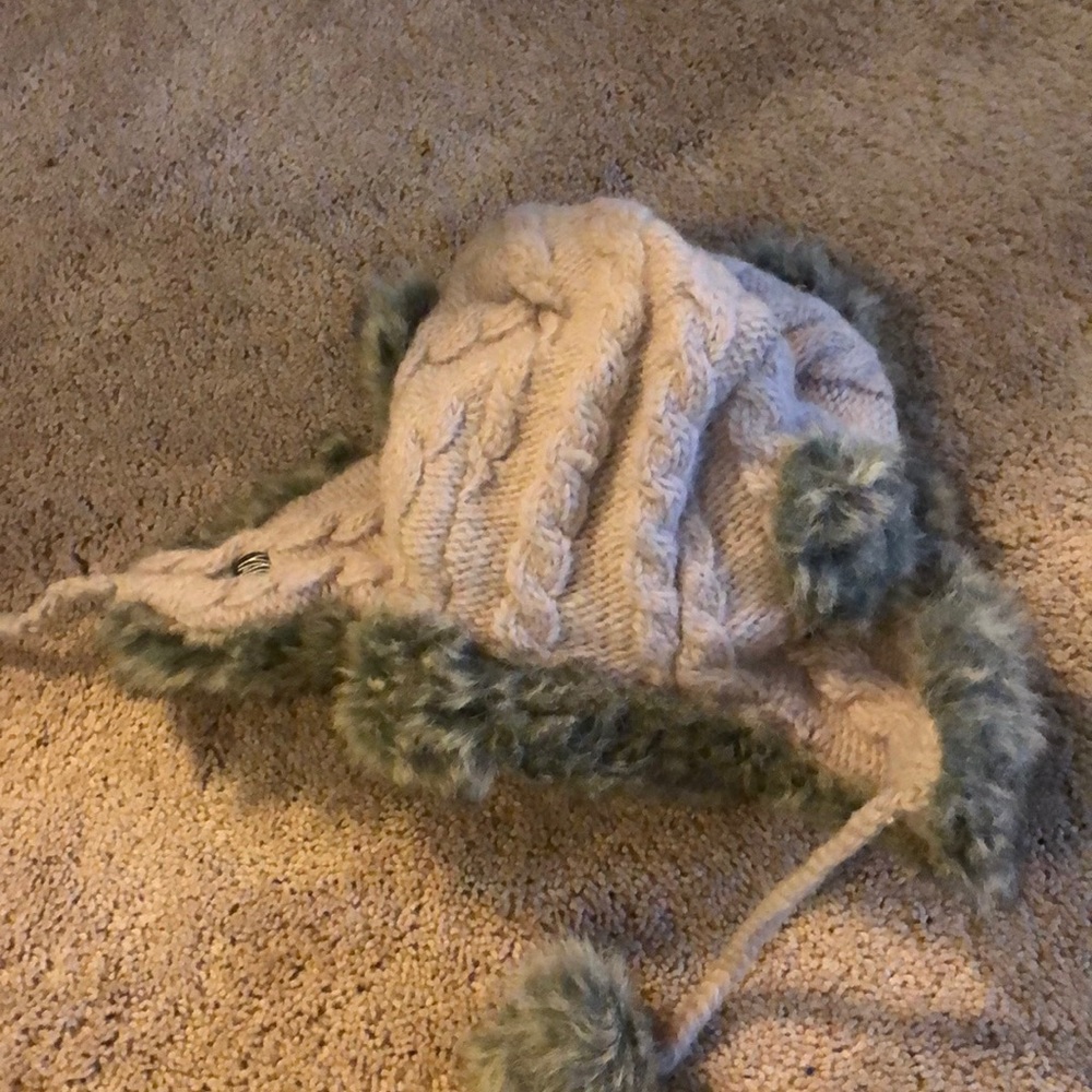winter hat - Picture 3 of 3